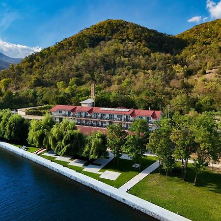 Vega Resort Restaurant & Lodge Orsova Exterior photo
